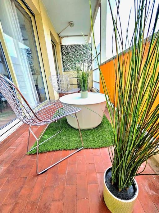 2 Pieces Lumineux, Proche Plage, Parking, Clim, Hippodrome Apartment