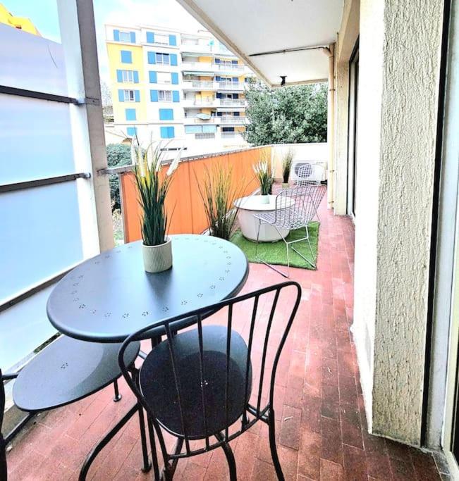 2 Pieces Lumineux, Proche Plage, Parking, Clim, Hippodrome